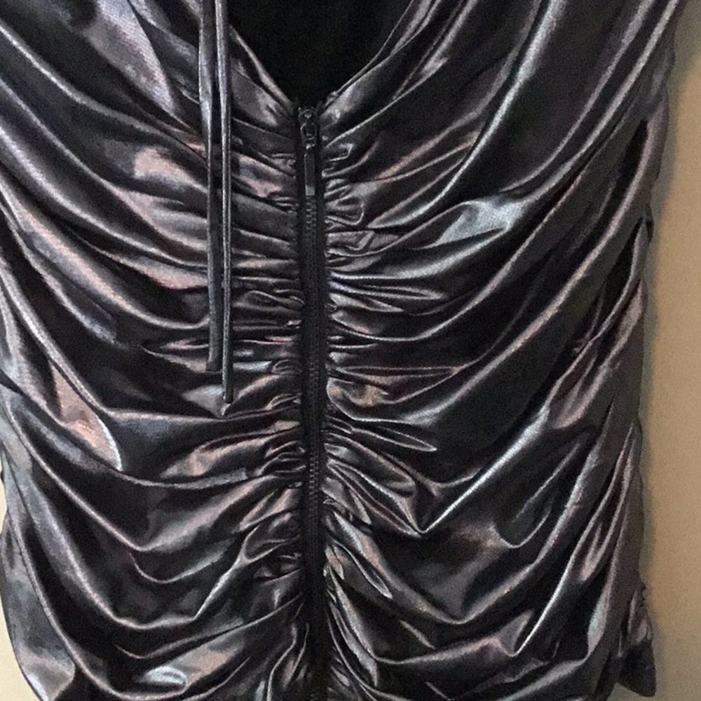 Gunmetal gray lined bebe top - Picture 4 of 4